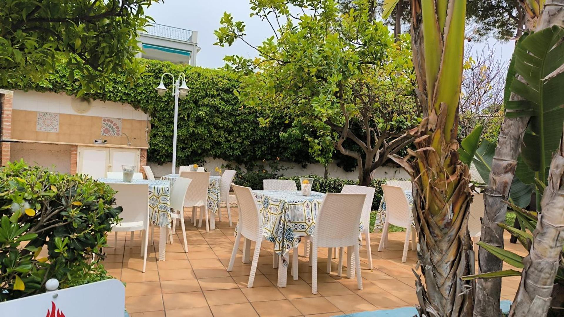 Stella Del Mare Aparthotel 4*